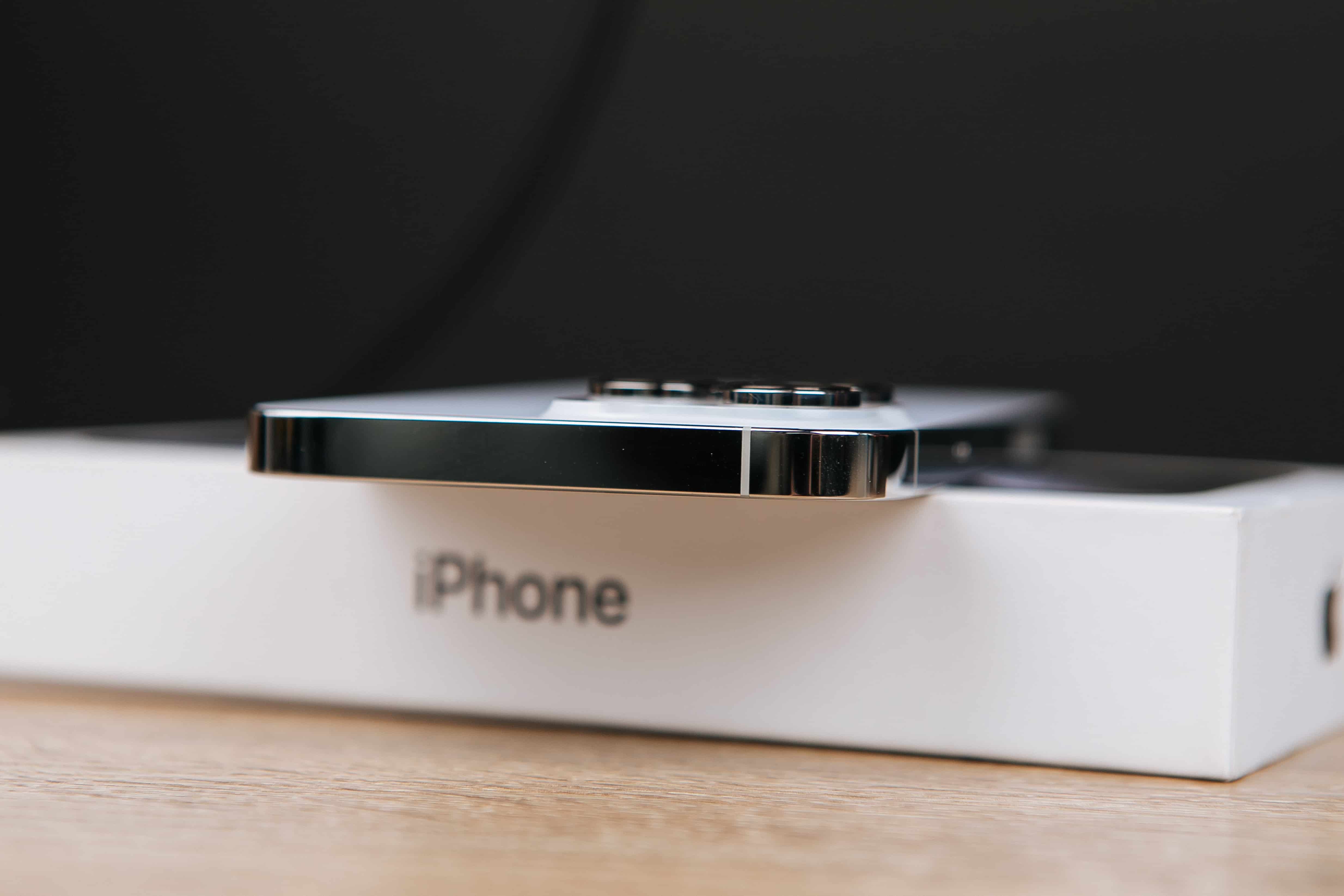 Apple iPhone 15 Pro Max 1TB eSIM White Titanium (MU6G3) б/у